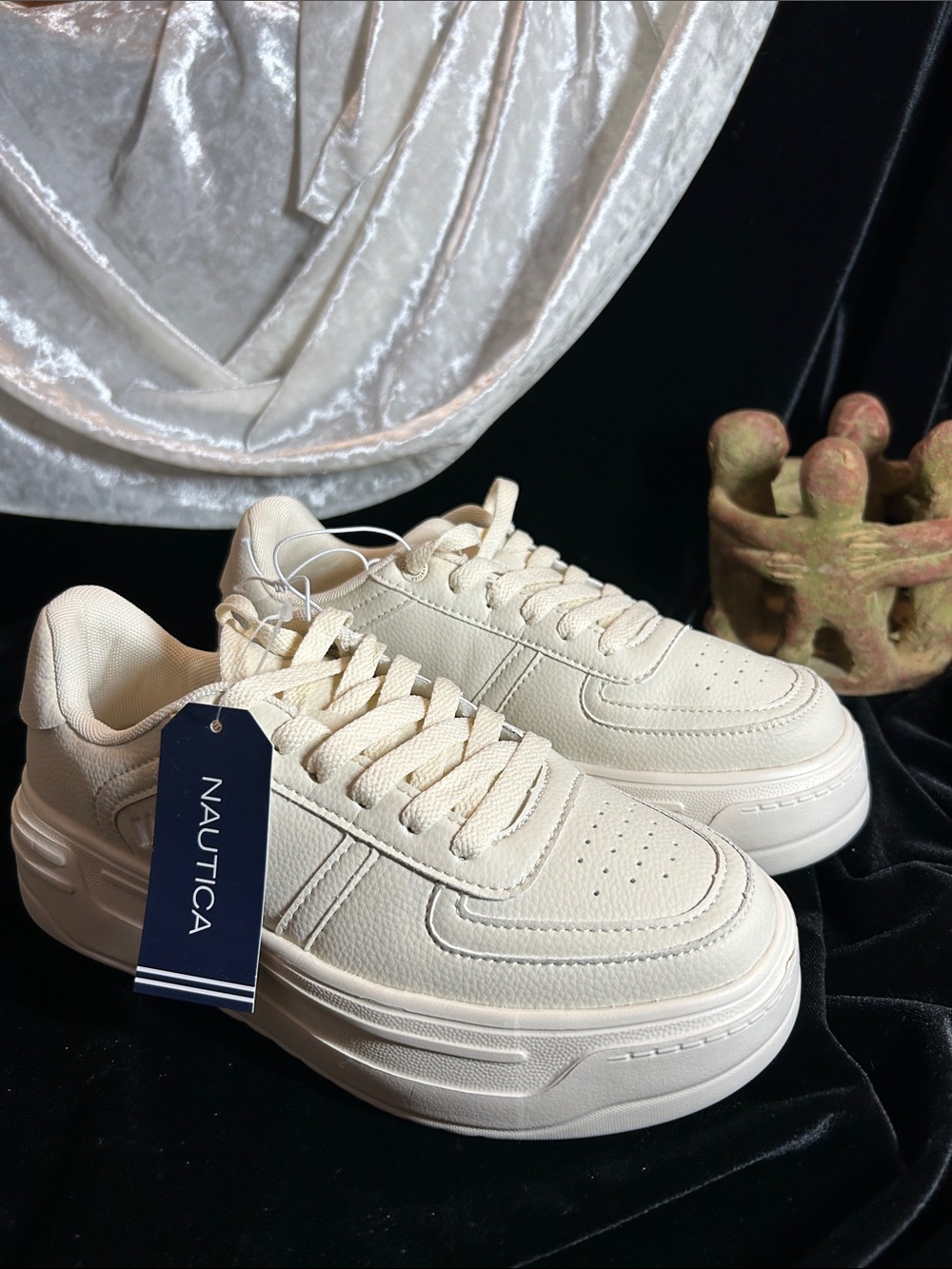 NWT NAUTICA  THICK SOLE SNEAKERS 6.5